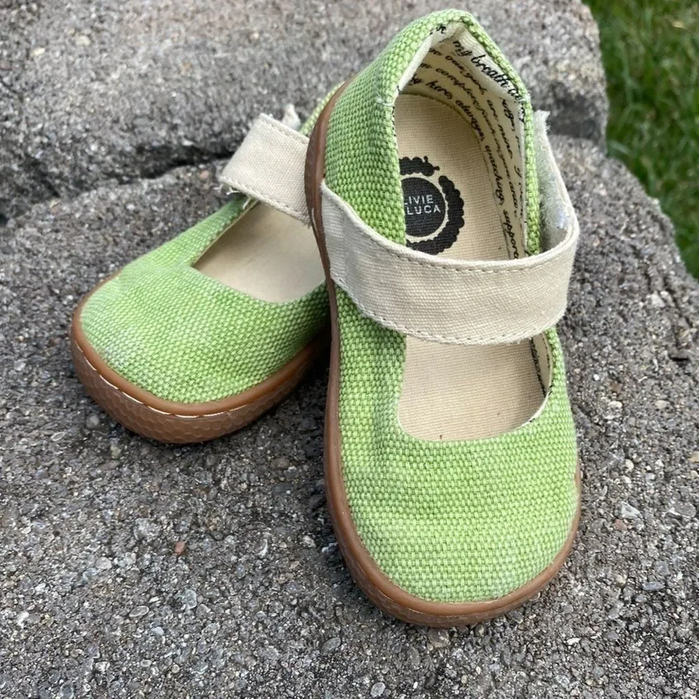 LIVIE & LUCA, SIZE 5 MARY JANES (LIKE NEW), & REEF, SIZE 3/4 SANDALS (NEW). BR
